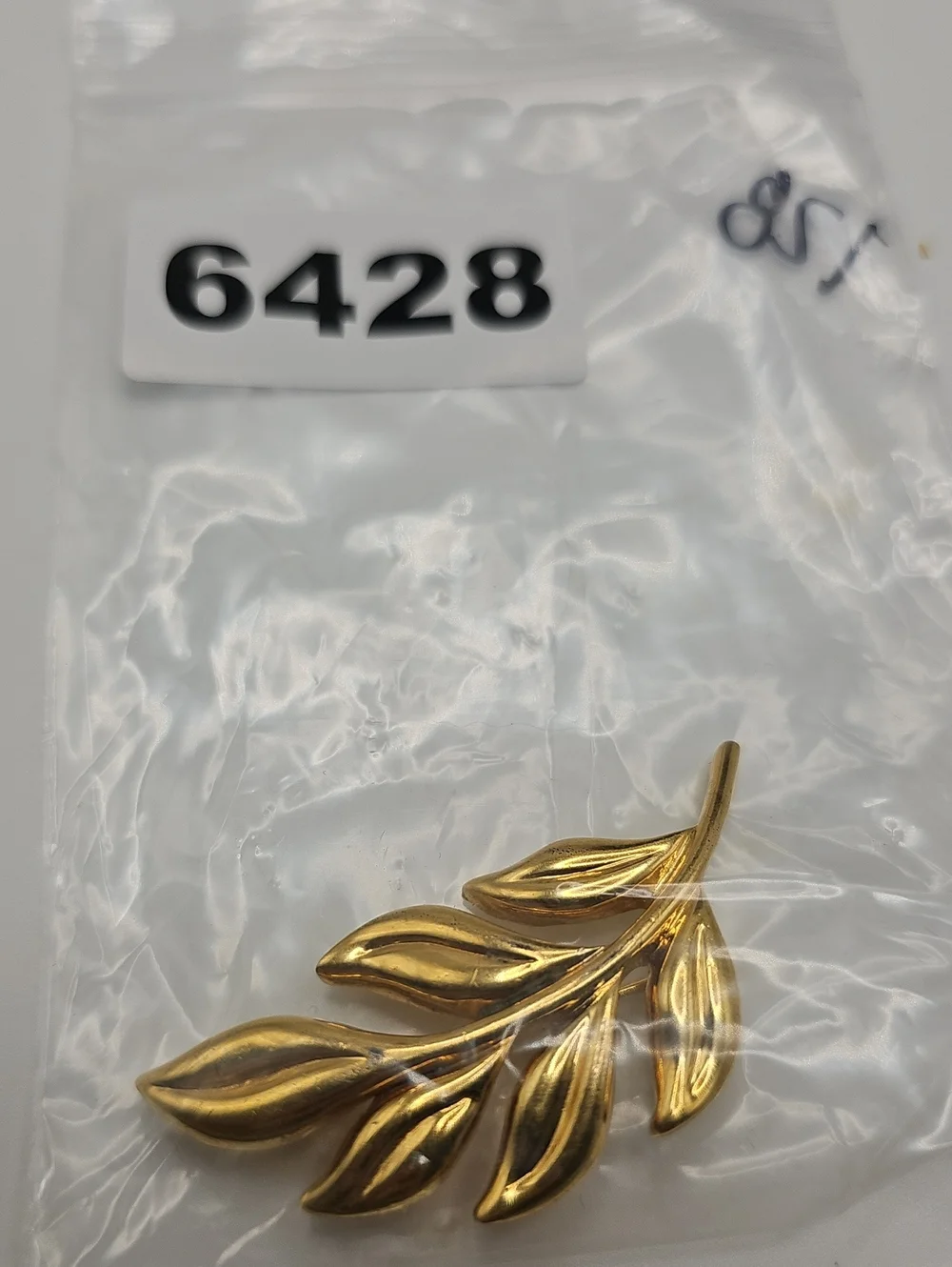 Napier Vintage Leaf Branch Brooch Womens Size OS Gold Tone Botanical Pin 6428